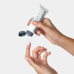 Dermalogica Active Moist Moisturiser -Jerseybeauty Sales 111064 lifestyle 2 11dd96daa3fc8c5e1119bc3ea0940038