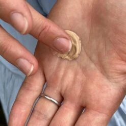 Balance Me Glow + Repair BB Hyaluronic Skin Tint SPF 25 -Jerseybeauty Sales 5060131095042 4 11dd96daa3fc8c5e1119bc3ea0940038