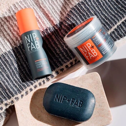 Nip+Fab Charcoal & Mandelic Acid Fix Serum 5 Nip+Fab Charcoal & Mandelic Acid Fix Serum - Image 3