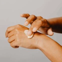 Dermalogica AGE Smart® Multivitamin Power Recovery Mask 15 Dermalogica AGE Smart® Multivitamin Power Recovery Mask -Jerseybeauty Sales MV Masque 110716 lifestyle 2 11dd96daa3fc8c5e1119bc3ea0940038